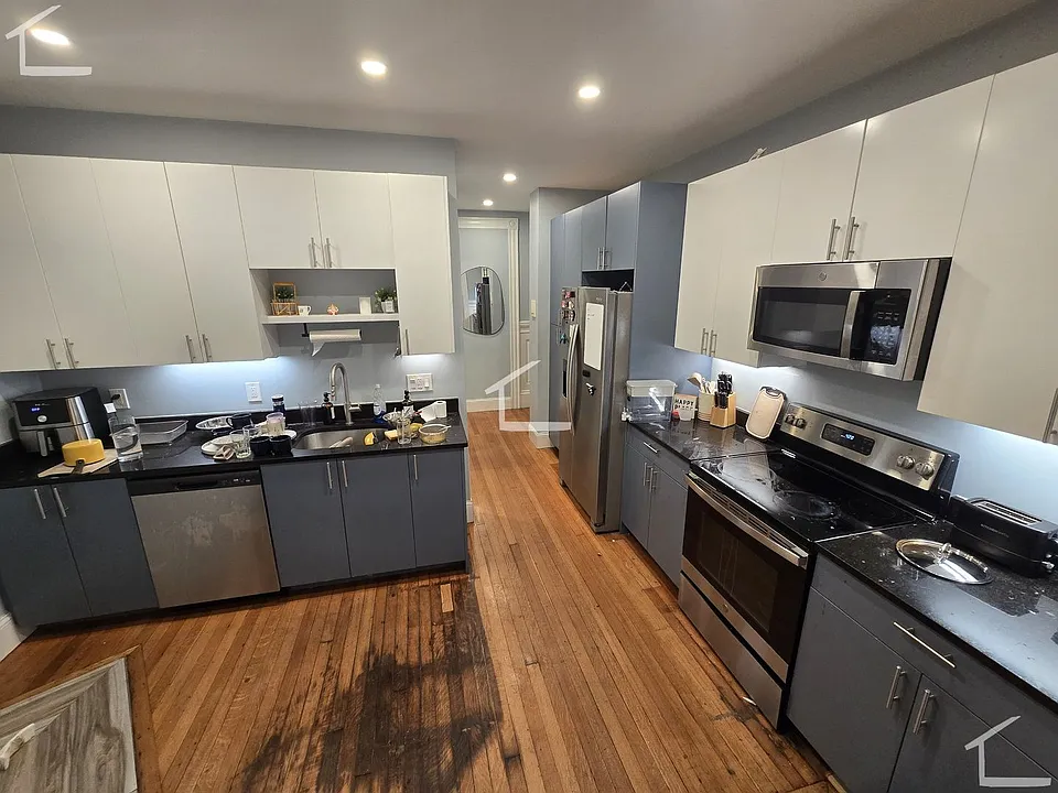 12 Bay State Rd