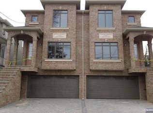 230 3rd St #A, Palisades Park, NJ 07650