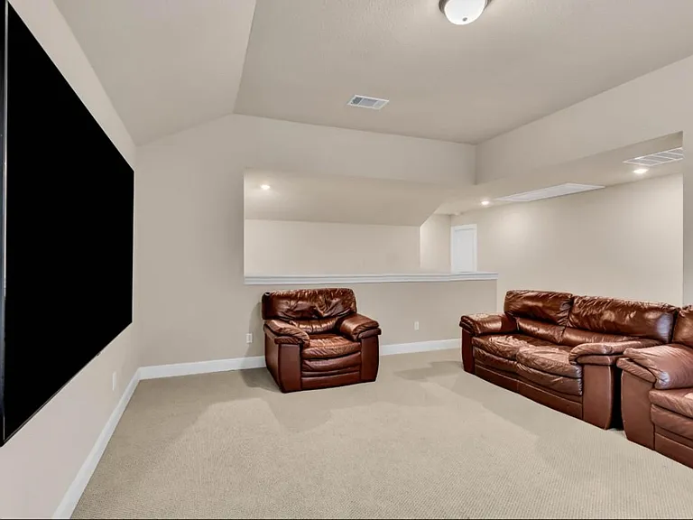 129 Birkshire Dr — Photo 28
