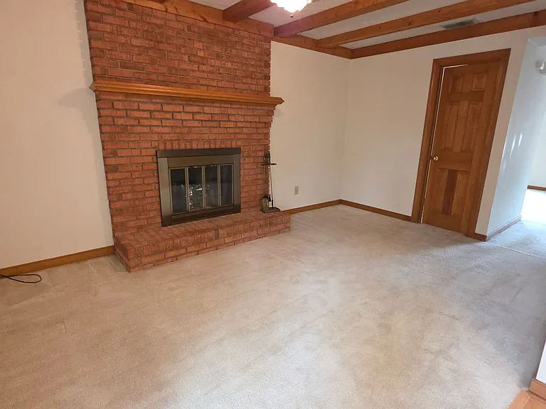 42 Cavalier Ct — Photo 5