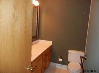 15020 Dorcas Cir, Omaha, NE 68144