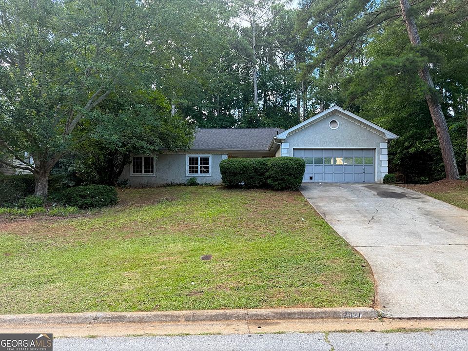 1st image of 2021 Huntcliff Dr