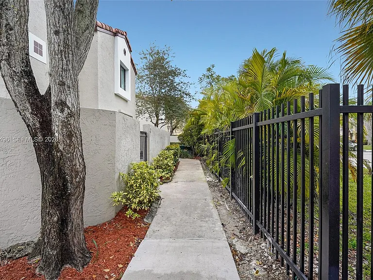 10535 SW 154th Ct #6 — Photo 4