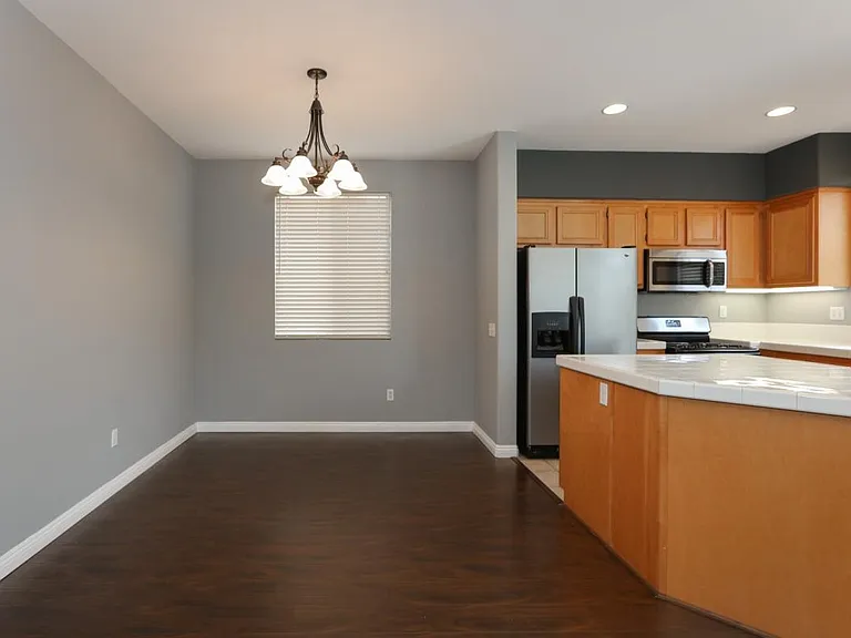 9122 Lemona Ave — Photo 6