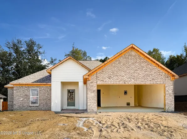999 Riverside Ln, Pearl, MS 39208
