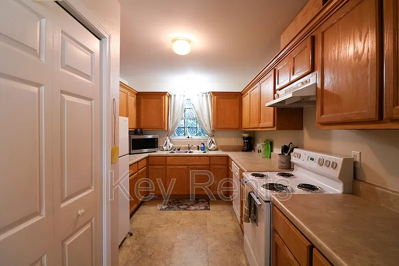 2 bed, 1.0 bath, 900 sqft, $1,650 — Photo 4