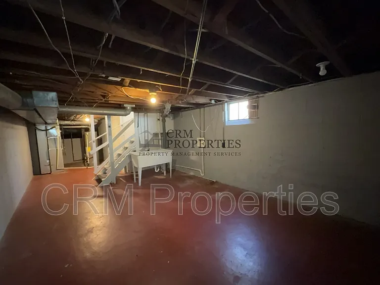 933 N Linwood Ave — Photo 16
