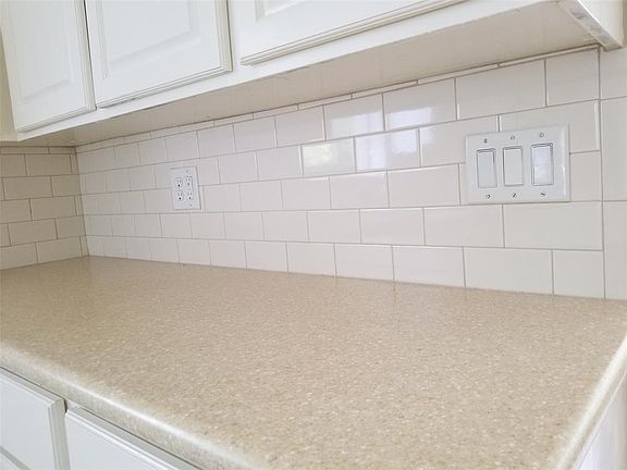5th image of 15531 Saint Cloud Dr