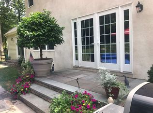 58 Stone Signpost Rd, Flemington, NJ 08822