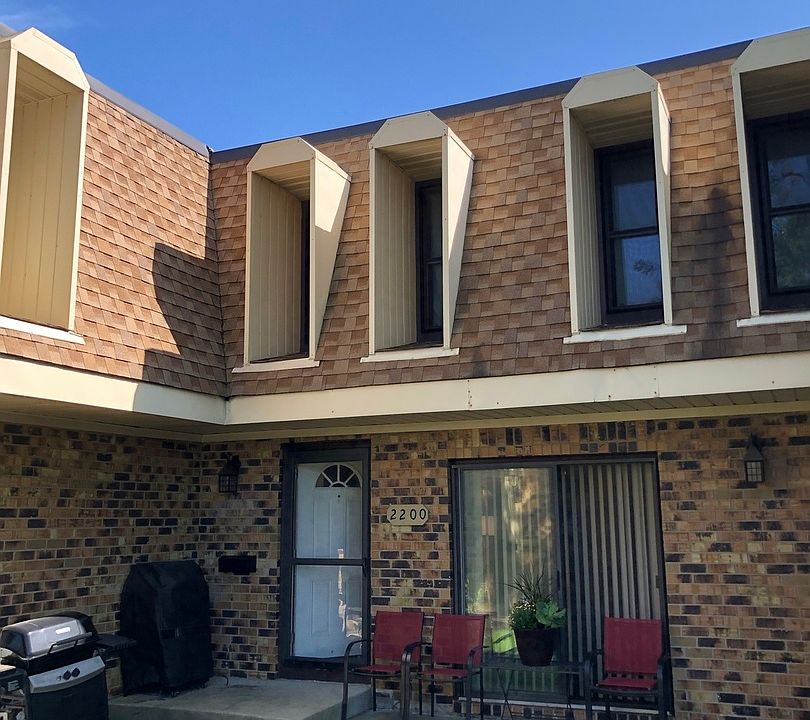 1st image of 2200 Country Club Dr #4G