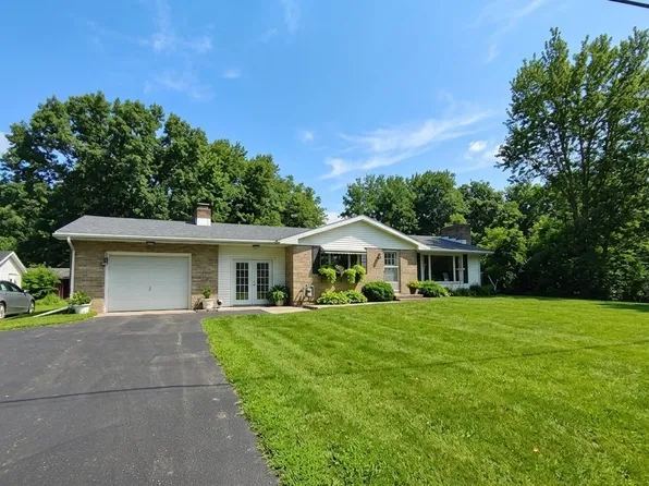 900 Byfield Dr, Harrison, MI 48625