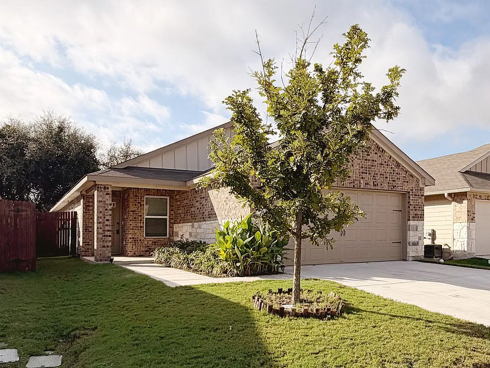 517 Longmount Cv