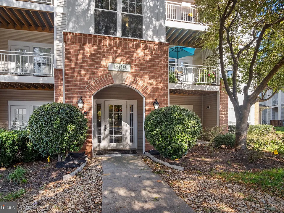 1509 N Point Dr #2