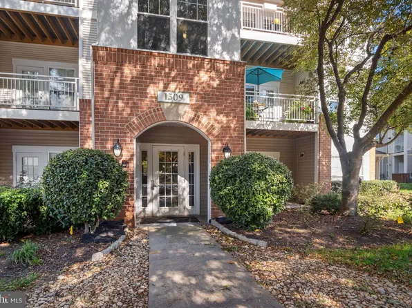 1509 N Point Dr APT 2, Reston, VA 20194