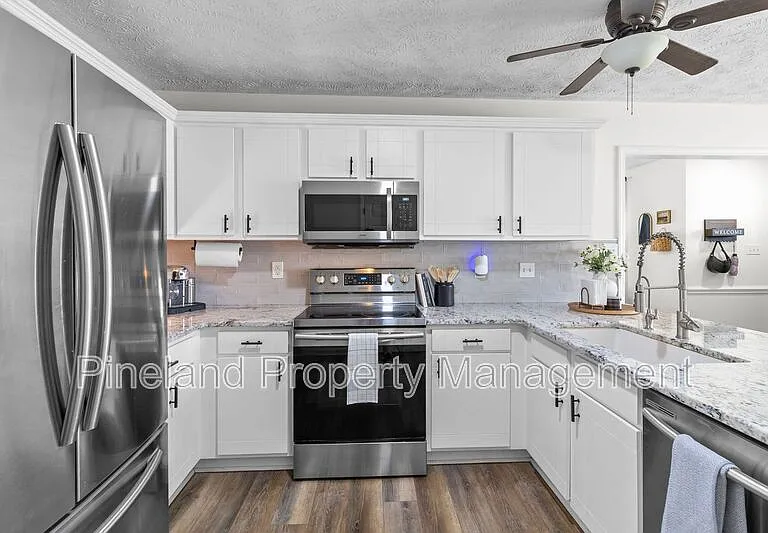 133 Haywood Dr — Photo 13