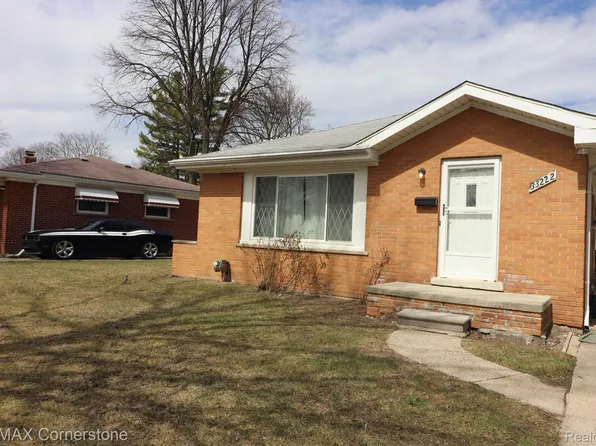 33222 Gerald St, Wayne, MI 48184