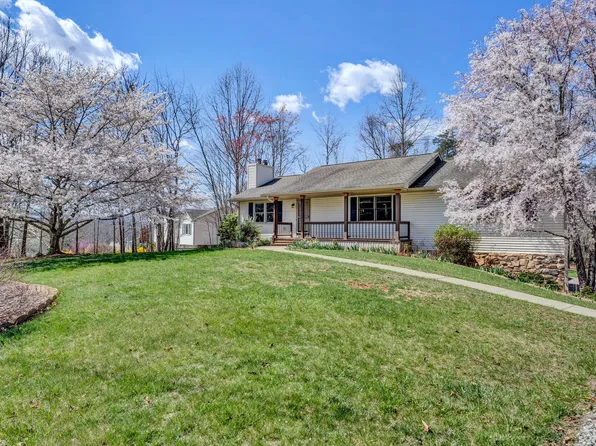 107 Barrington Ct, Hardy, VA 24101