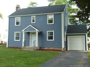 34 Bentwood Rd, West Hartford, CT 06107