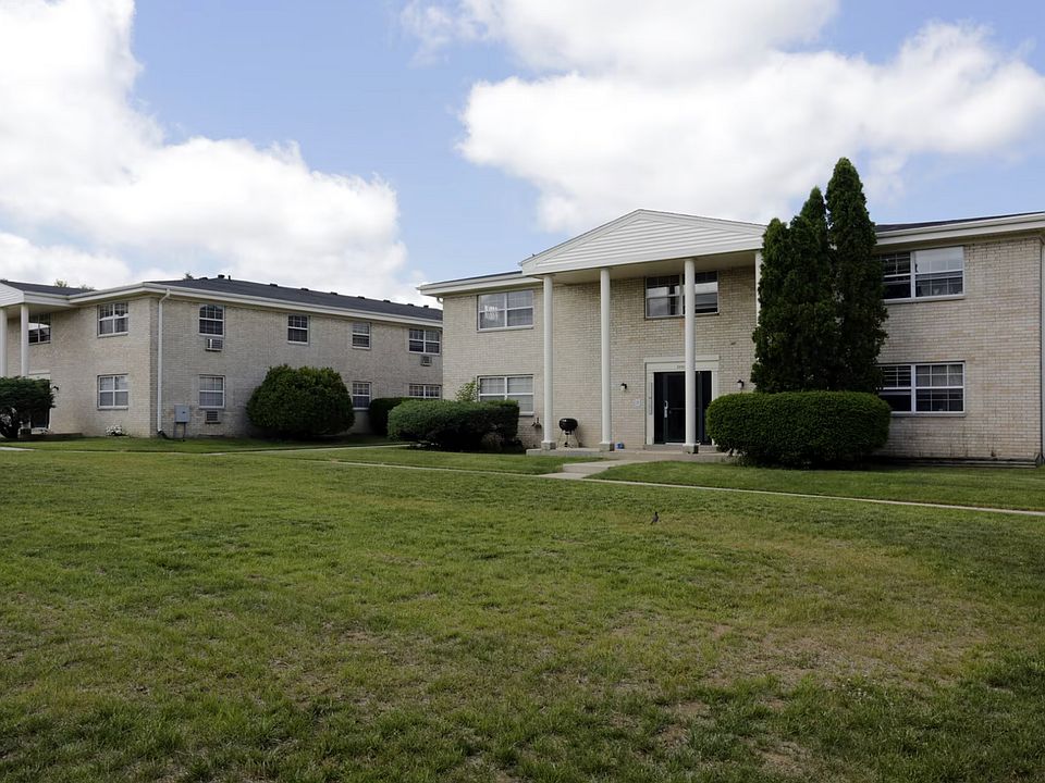 Colonial Manor Apts 43004320 S 60th St Greenfield WI Zillow