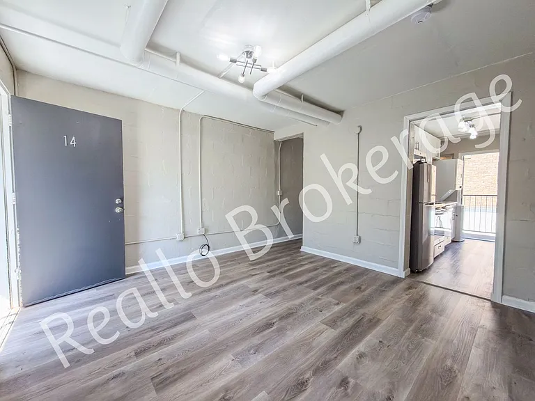549-553 Highland Ave NE — Photo 10