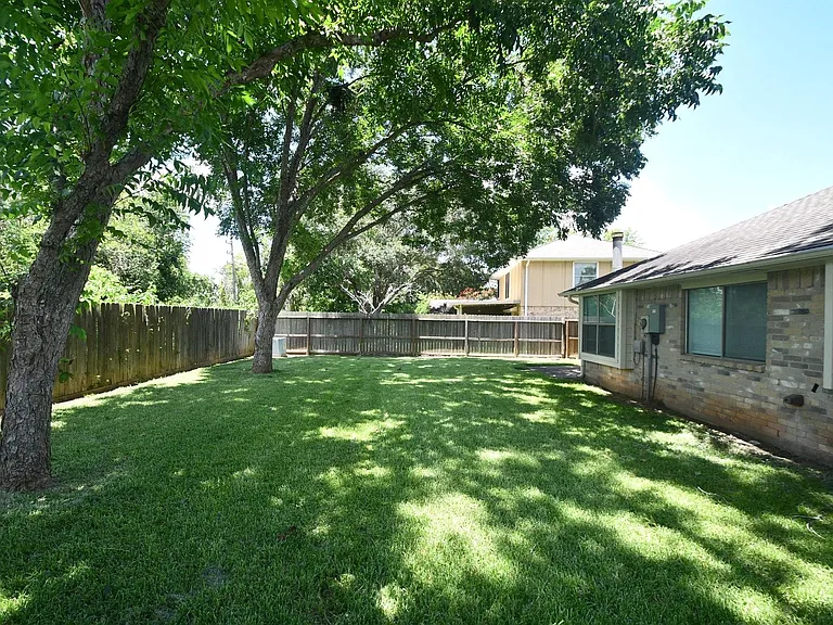 2303 Old Dixie Dr — Photo 39
