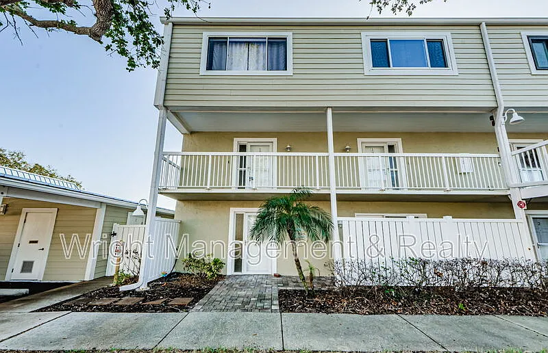 433 S Paula Dr #17