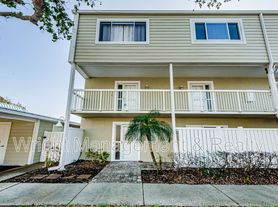433 S Paula Dr, Dunedin, FL