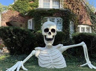 1122 N Ridgeland Ave, Oak Park, IL 60302