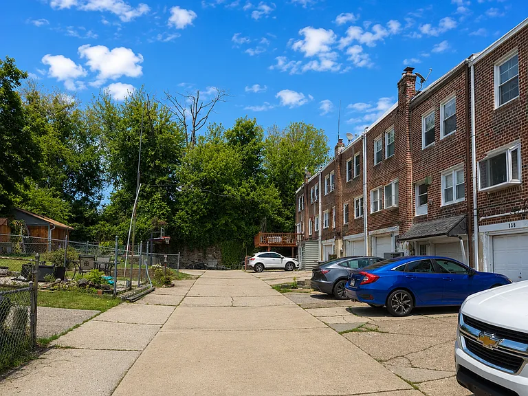 356 Krams Ave — Photo 5