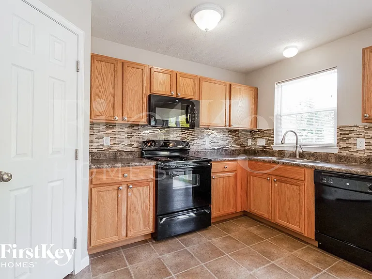 6038 Marsh Cir — Photo 7