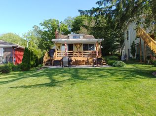 10495 Lake Shore Dr, Fenton, MI