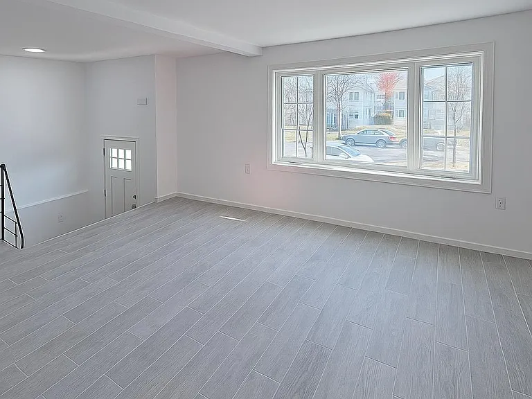 5 Chopin Ct #2 — Photo 2