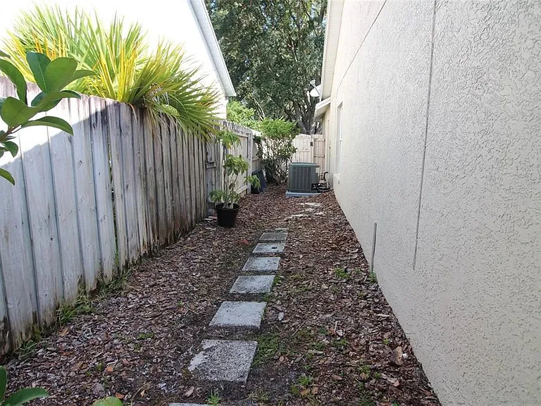 17765 Oak Bridge St — Photo 27