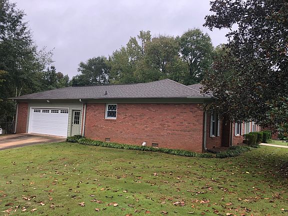 3rd image of 2 Eastwood Ct