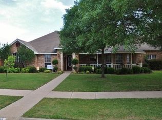 301 Susan Way, Red Oak, TX 75154