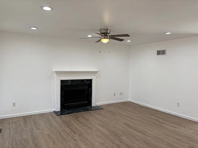15472 Jost Main St — Photo 2