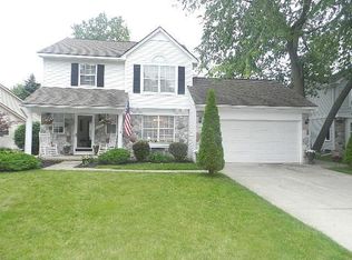 7784 Lake Crest Dr, Ypsilanti, MI 48197