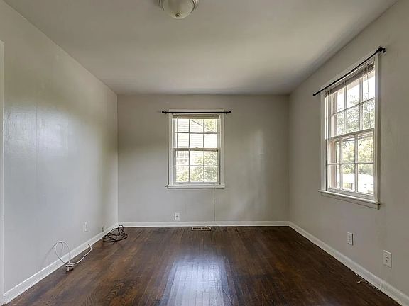 3rd image of 906 S 14th St