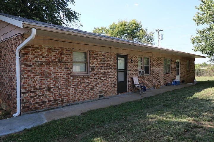 2nd image of 705 W Black Oak St