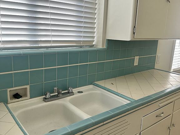 4th image of 6706 Temple City Blvd