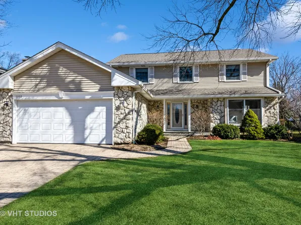 1105 Grant Pl, Vernon Hills, IL 60061