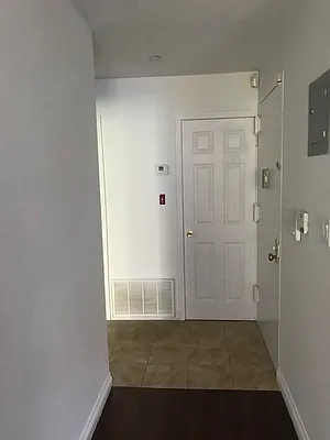 Rented by Salon Realty Corp | media 11