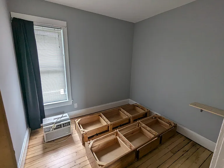116 W 7th St #2 — Photo 7