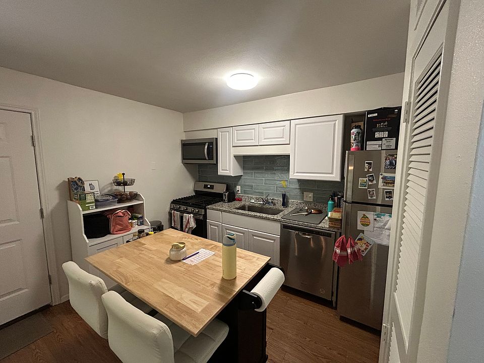 1st image of 1611 W 39th 1/2 St APT 103