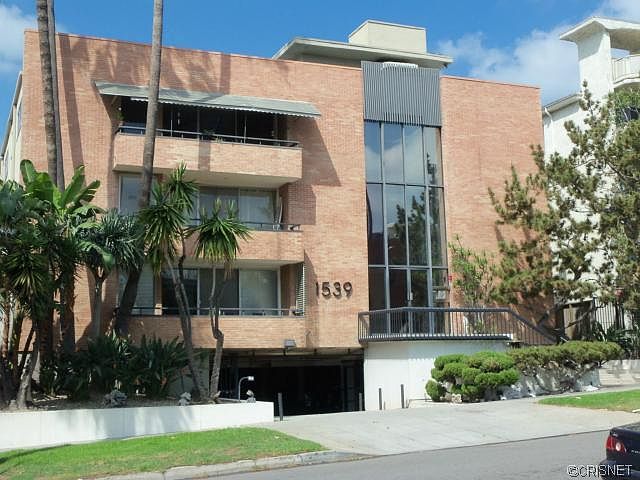 1st image of 1539 N Laurel Ave APT 101