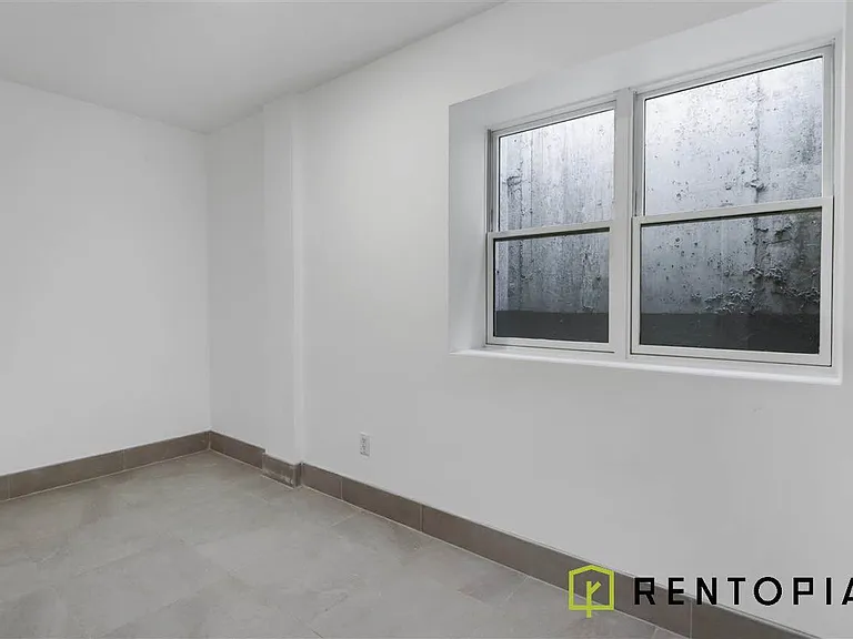 106 Meserole St #1C — Photo 4