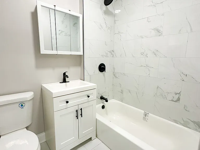 4043 W Argyle St #2 — Photo 6