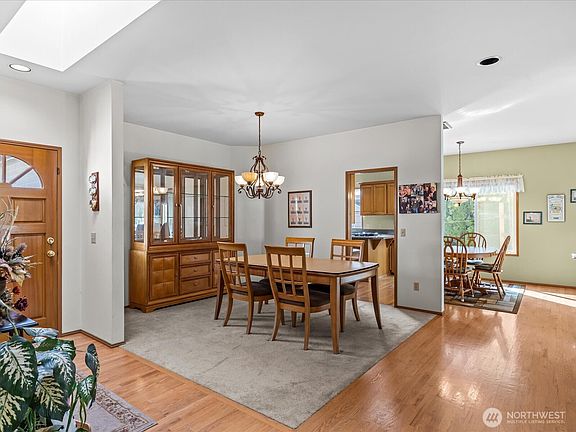 5th image of 25719 Lake Wilderness Country Club Drive SE