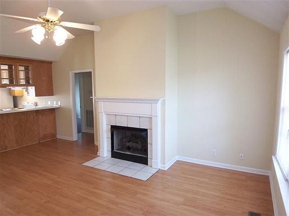 3rd image of 1207 Pearlknob Ct