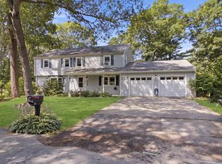 10 Roberta Dr, Wareham, MA 02571